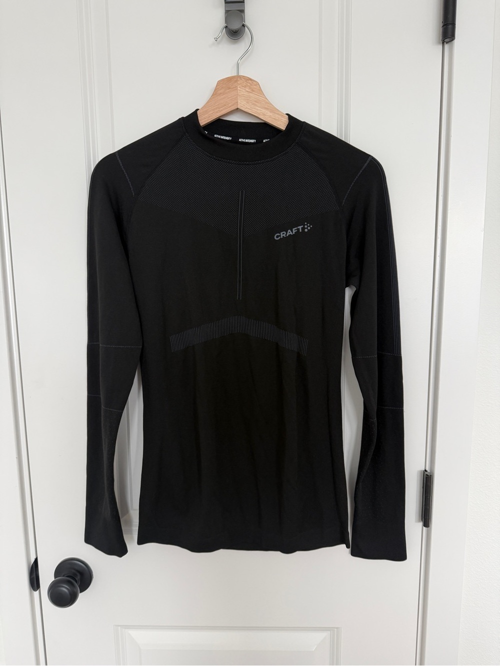 Craft Women's Black Seamless Crew Neck Active Top
